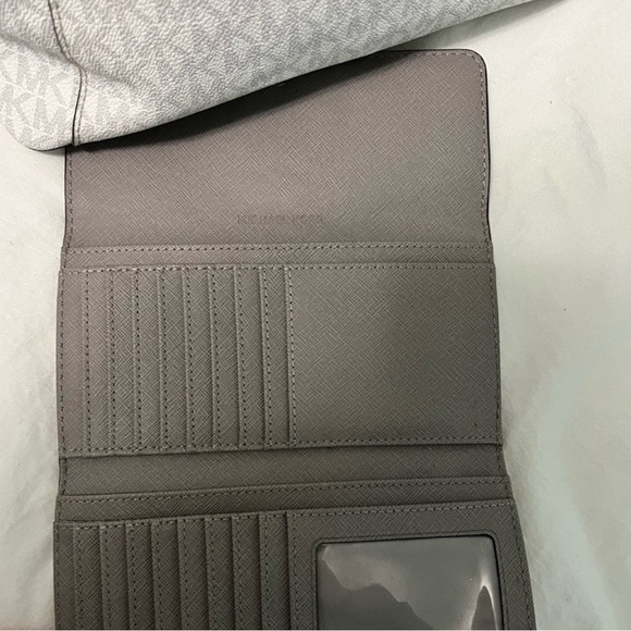 Michael Kors White and Gray Tote Bag with Wallet - Picture 2 of 2